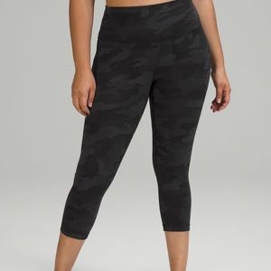 Wunder Under High-Rise Crop 21 Size 6